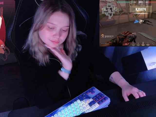 AlinaAdams webcam