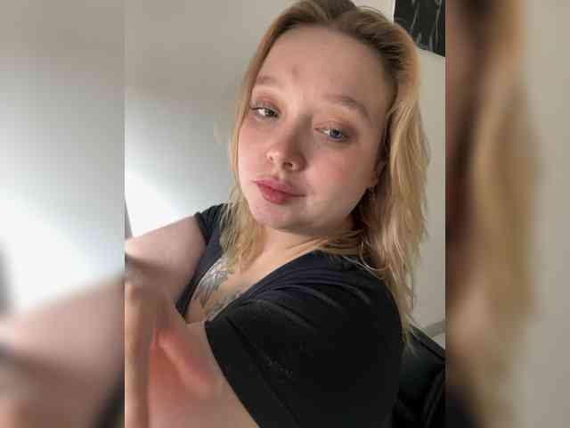 AlinaAdams webcam