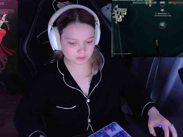 AlinaAdams webcam