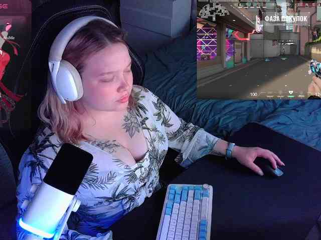 AlinaAdams webcam