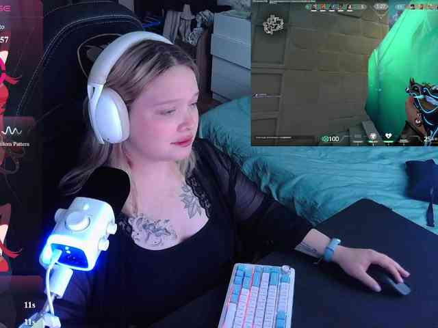 AlinaAdams webcam