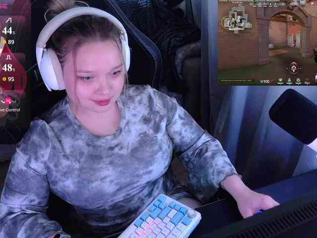AlinaAdams webcam