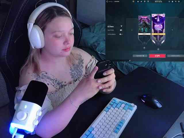 AlinaAdams webcam