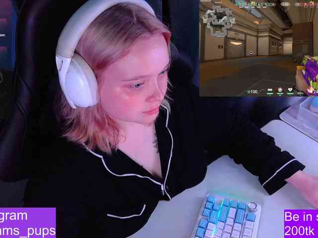 AlinaAdams webcam