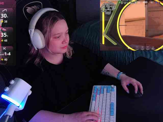 AlinaAdams webcam