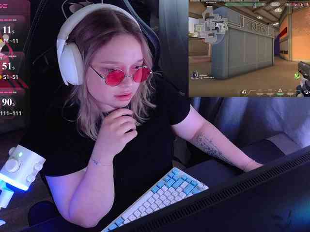 AlinaAdams webcam