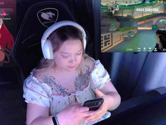 AlinaAdams Live Webcam on BongaCams