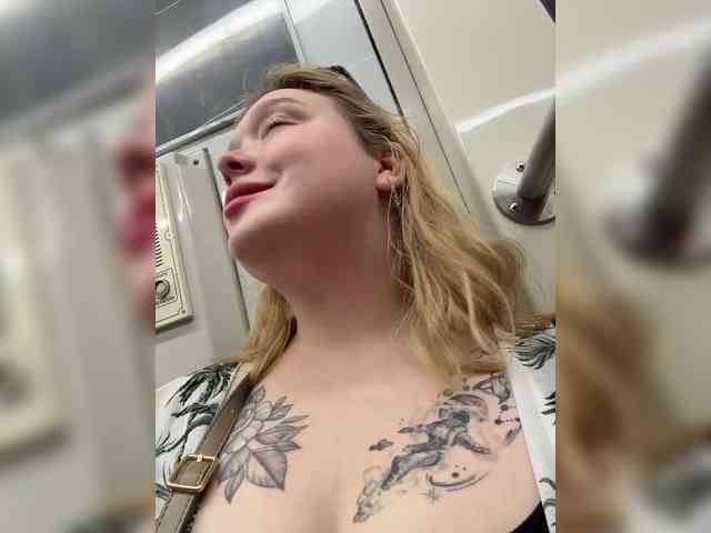 AlinaAdams webcam