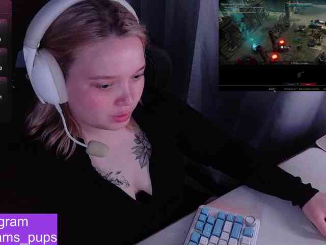 AlinaAdams webcam