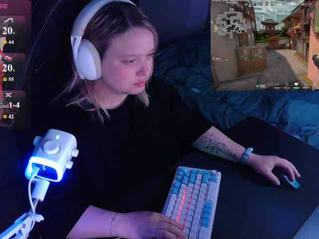 AlinaAdams webcam