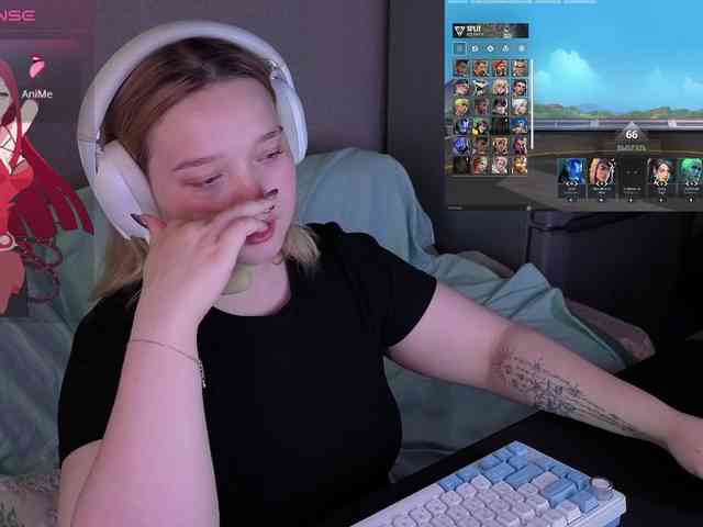 AlinaAdams webcam