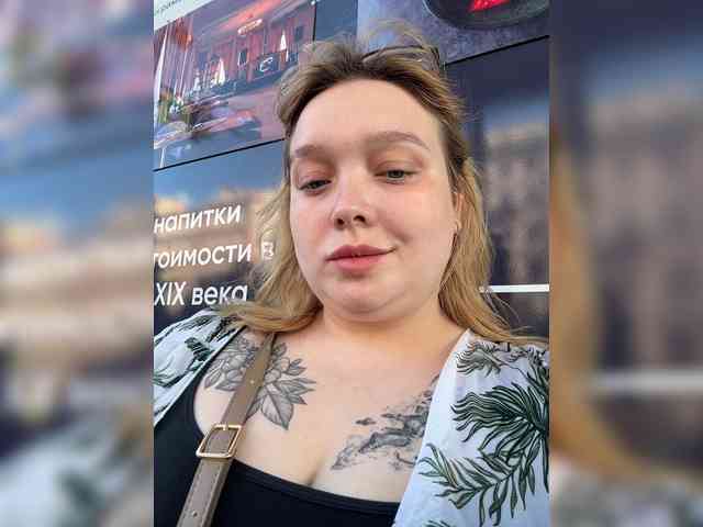 AlinaAdams webcam