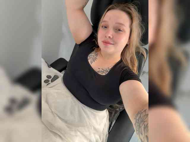 AlinaAdams webcam