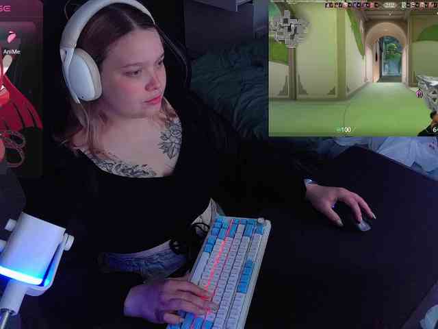 AlinaAdams webcam