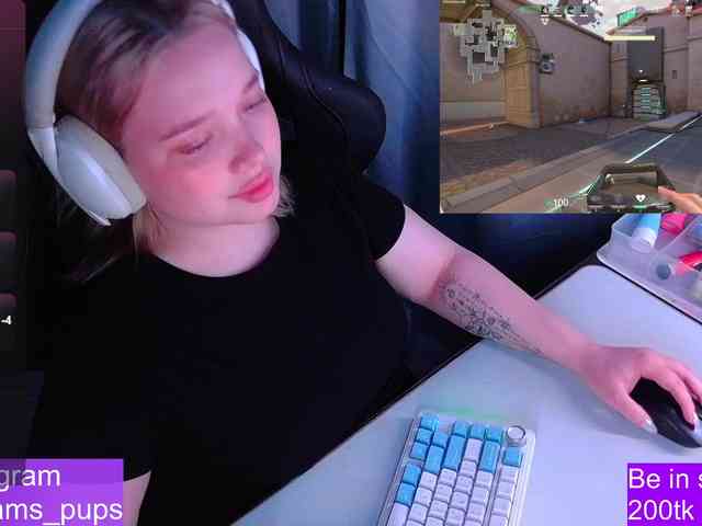 AlinaAdams webcam