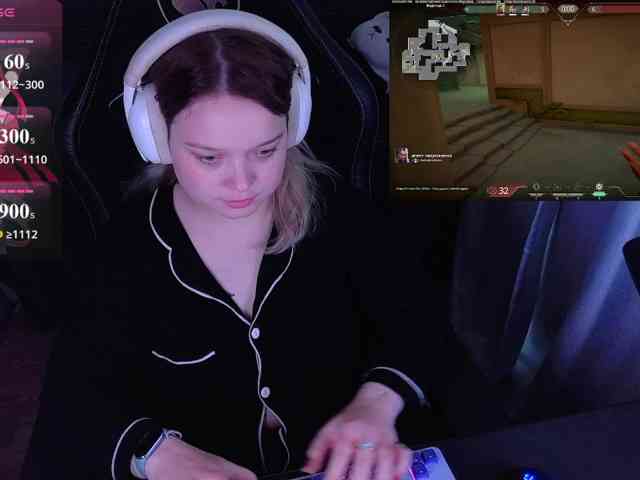 AlinaAdams webcam