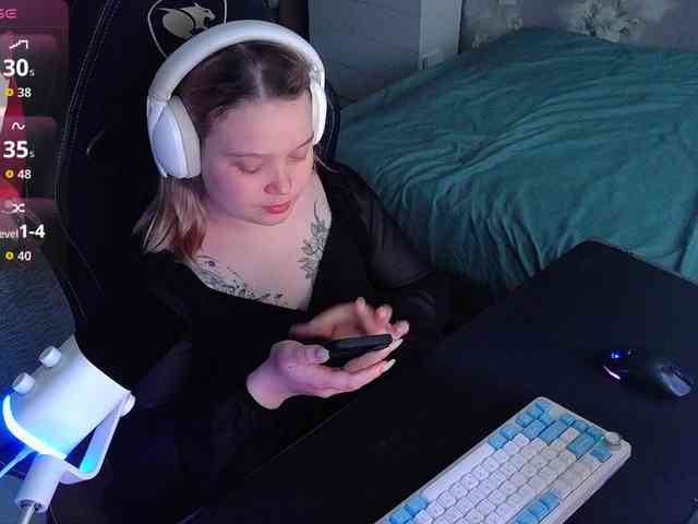 AlinaAdams Live Webcam on BongaCams