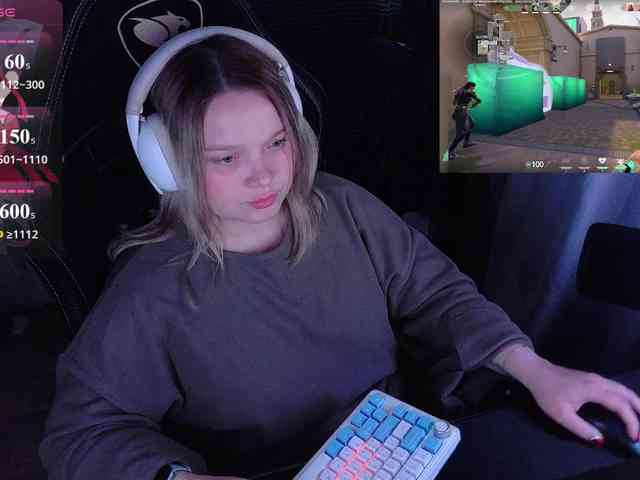 AlinaAdams webcam