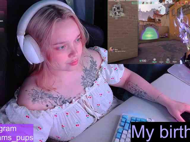 AlinaAdams webcam
