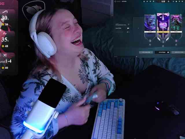 AlinaAdams webcam