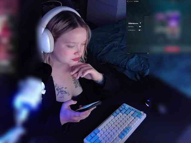 AlinaAdams webcam
