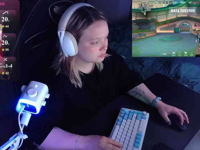 AlinaAdams webcam