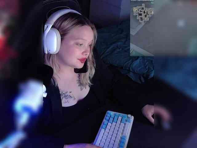 AlinaAdams webcam