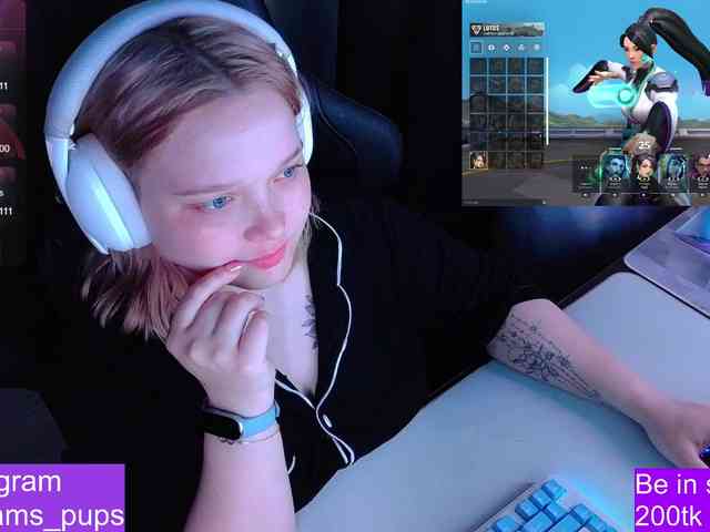 AlinaAdams webcam