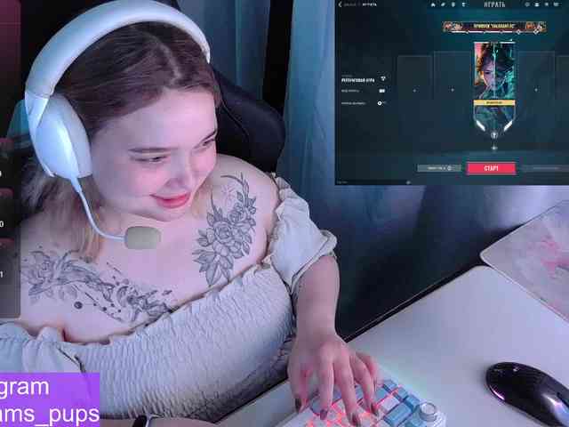 AlinaAdams webcam