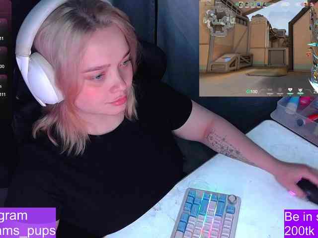 AlinaAdams webcam