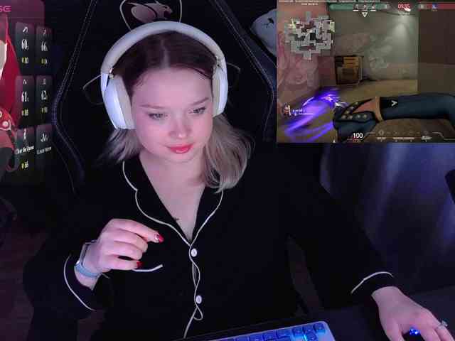 AlinaAdams webcam