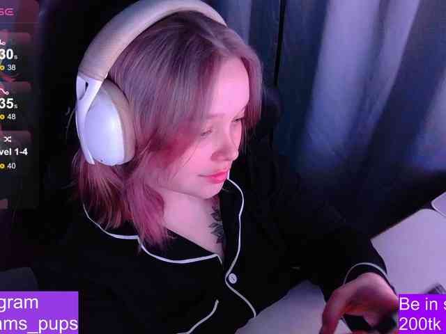 AlinaAdams webcam