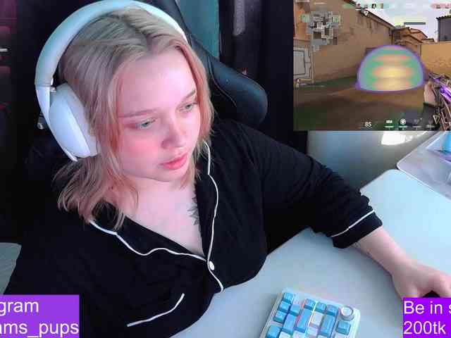 AlinaAdams webcam