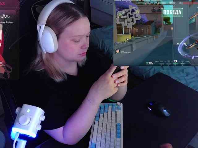 AlinaAdams webcam