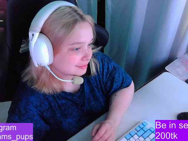 AlinaAdams webcam