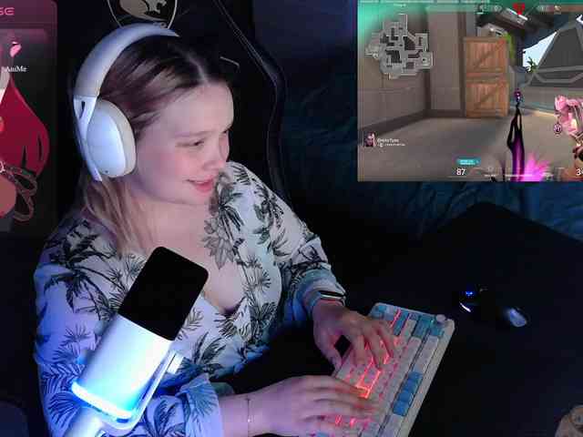 AlinaAdams webcam
