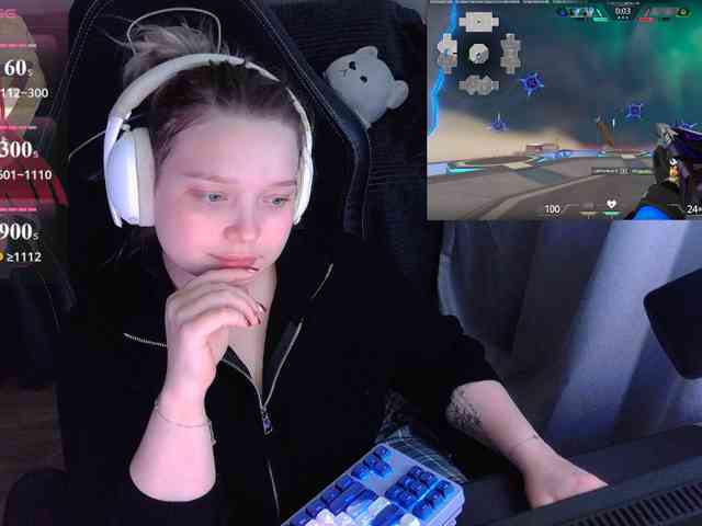 AlinaAdams webcam