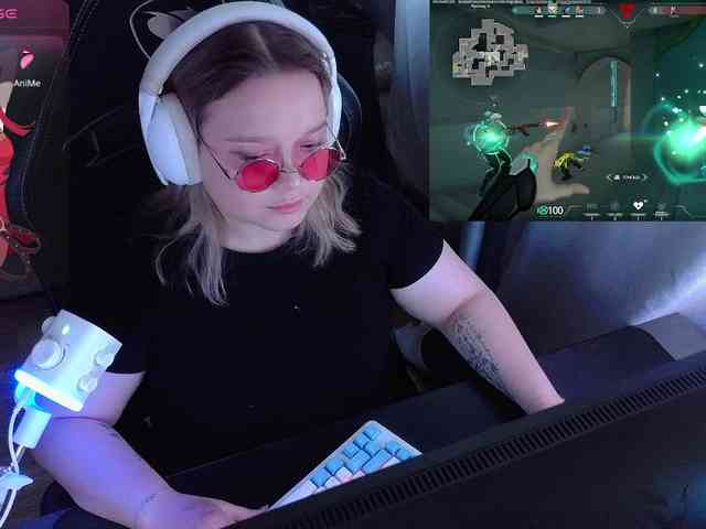AlinaAdams webcam