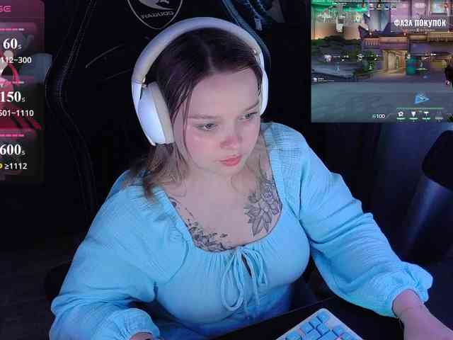 AlinaAdams webcam