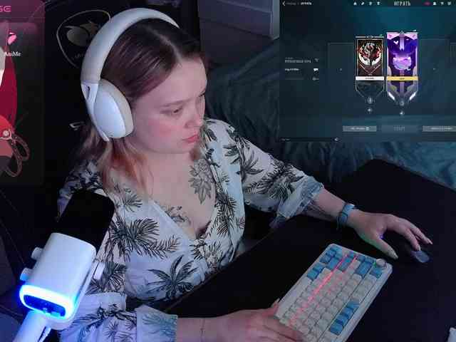 AlinaAdams webcam