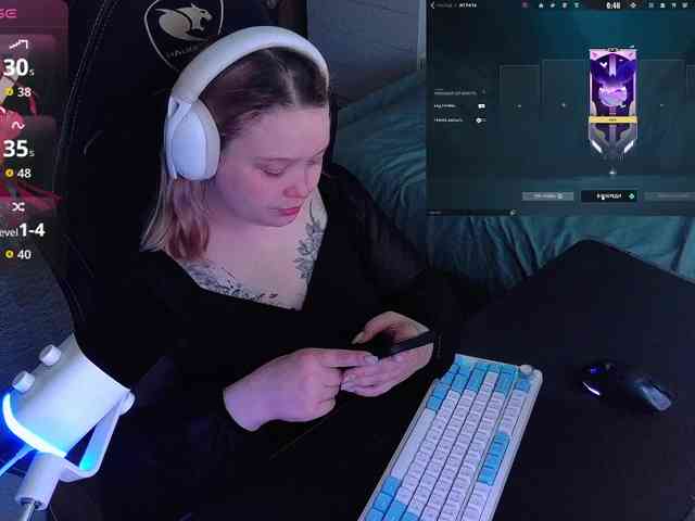 AlinaAdams webcam