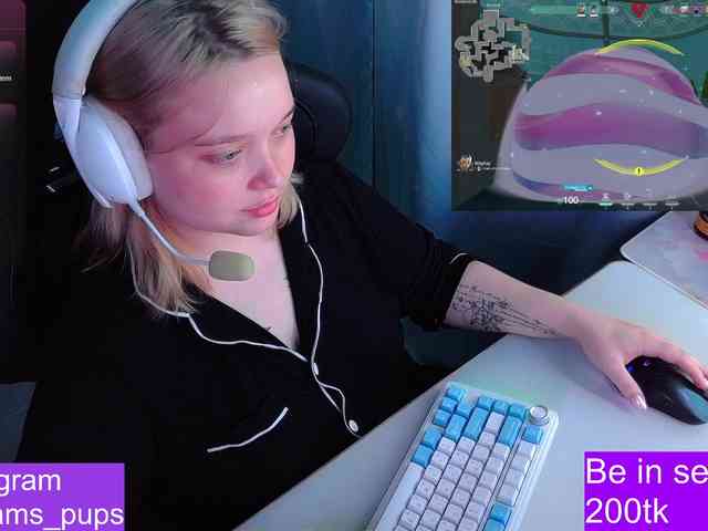 AlinaAdams webcam