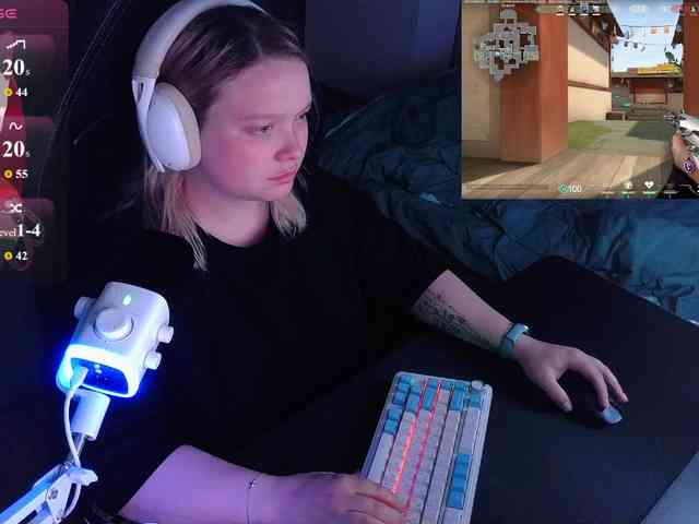 AlinaAdams webcam
