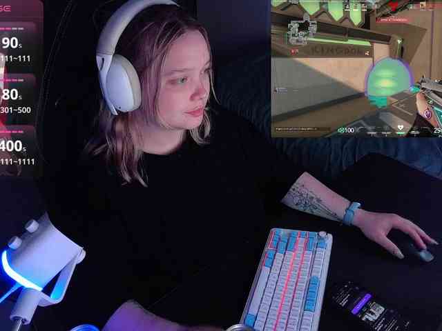 AlinaAdams Live Webcam on BongaCams