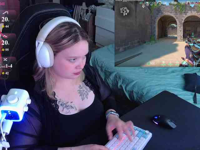 AlinaAdams webcam