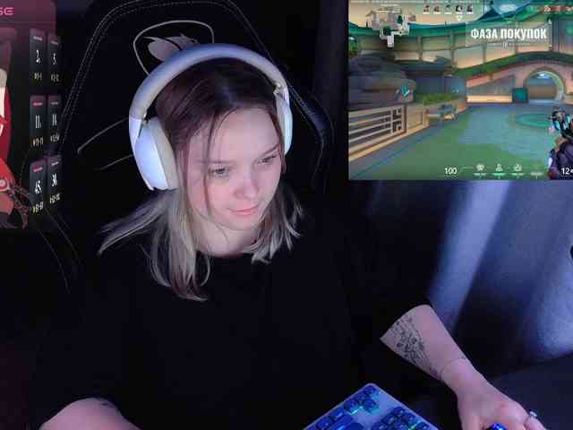 AlinaAdams webcam
