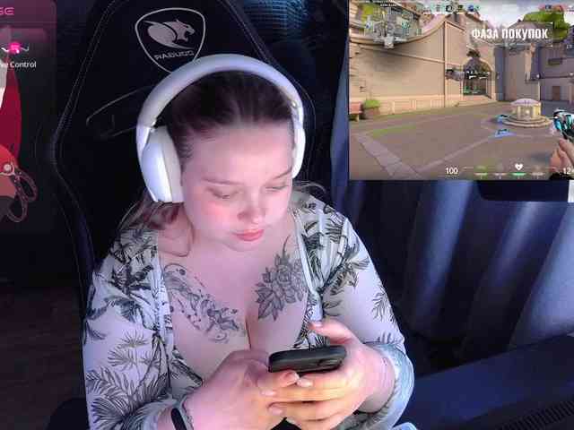 AlinaAdams webcam
