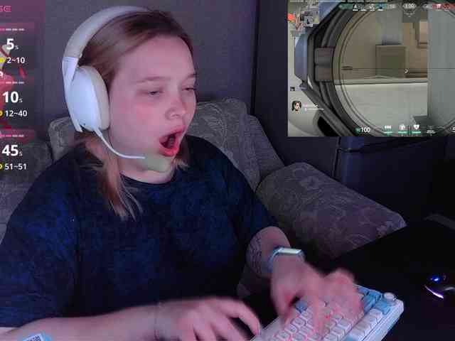 AlinaAdams webcam