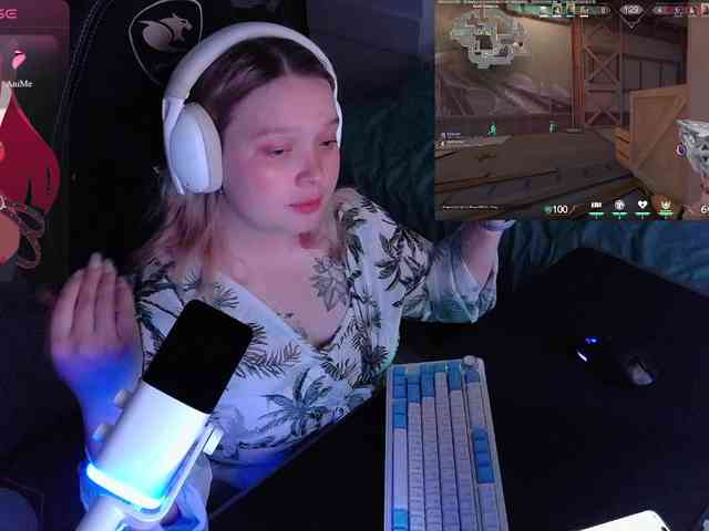 AlinaAdams webcam