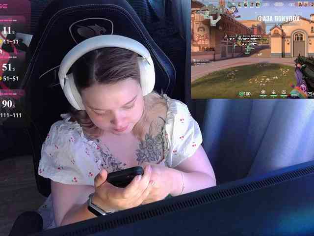 AlinaAdams webcam